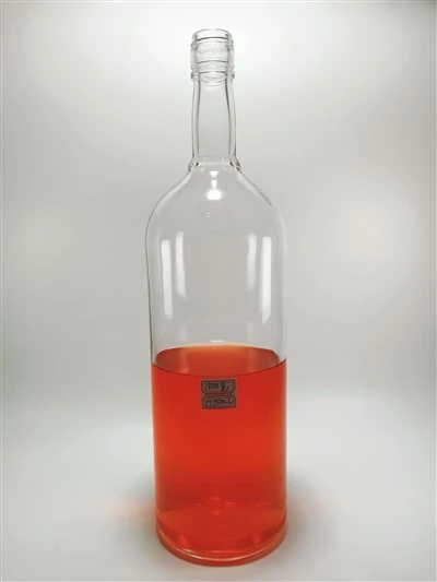 1750 ml spritglas vodkaflaska